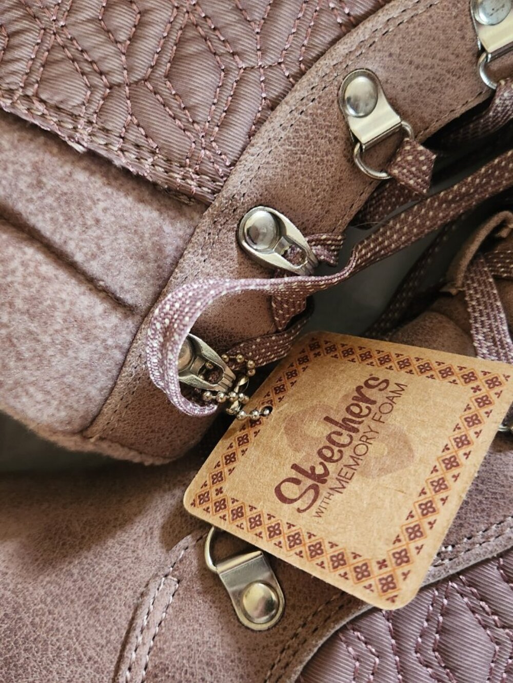 Skechers Synergy Quilt Hiker boots. NIB. Mauve. Size 10 - Picture 4 of 11